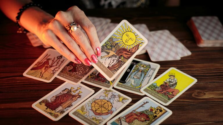 WHAT IS TAROT AND HOW DOES IT WORK? A SPIRITUAL GUIDE BY PRIYANKA KAPIL